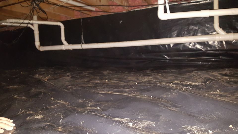 Sealed and encapsulated crawlspace